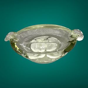 Vtg St Clair Glass Paperweight Ashtray White Trumpet Flowers Controlled Bubbles